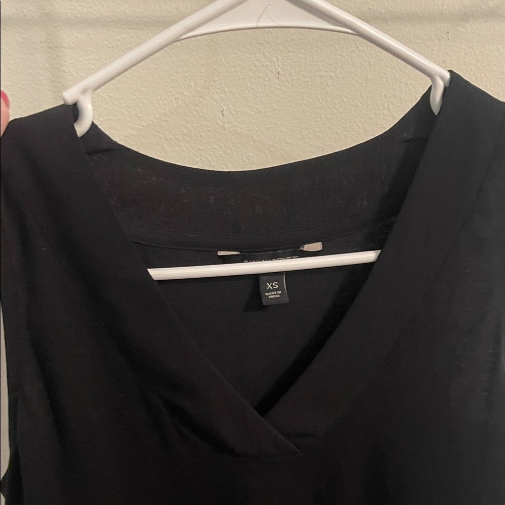 Black V-Neck Tank Top - Picture 5 of 5